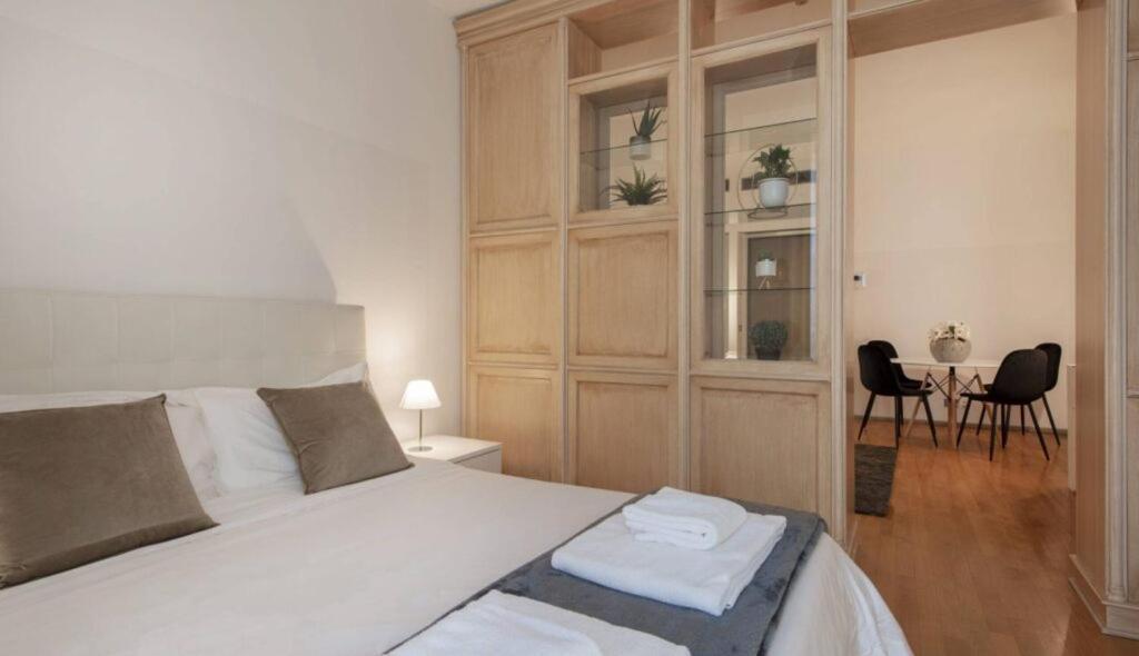 Milan Duomo Suites Exterior photo