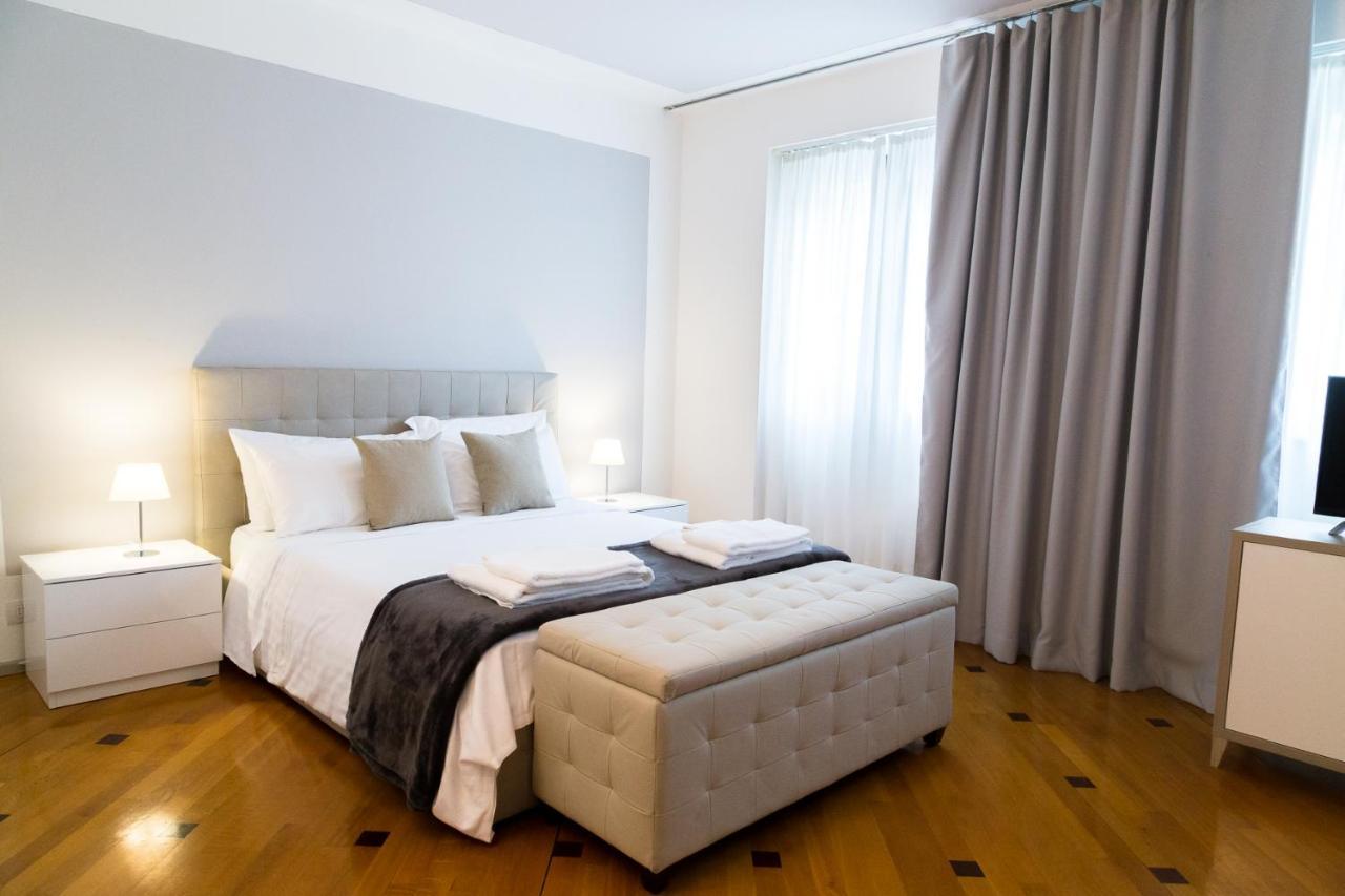 Milan Duomo Suites Exterior photo